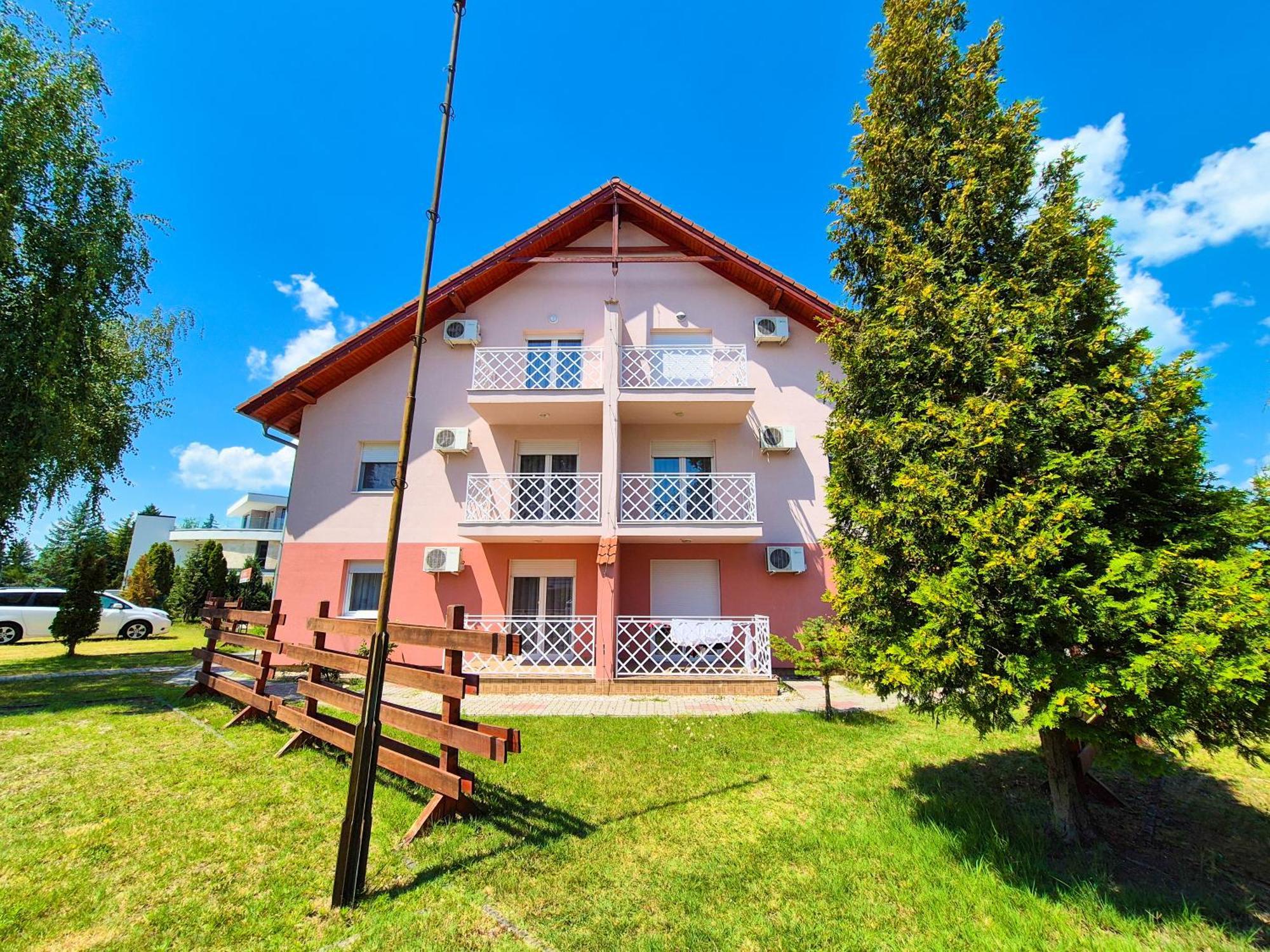 Ildiko Apartmanhaz Zamárdi Dış mekan fotoğraf