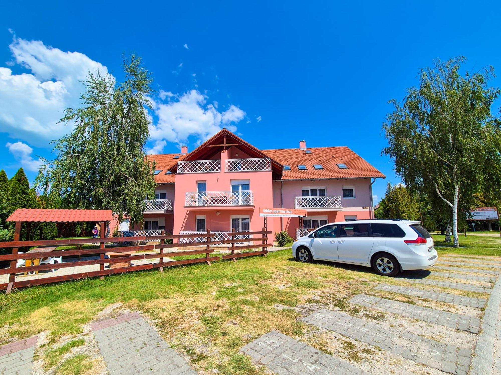 Ildiko Apartmanhaz Zamárdi Dış mekan fotoğraf