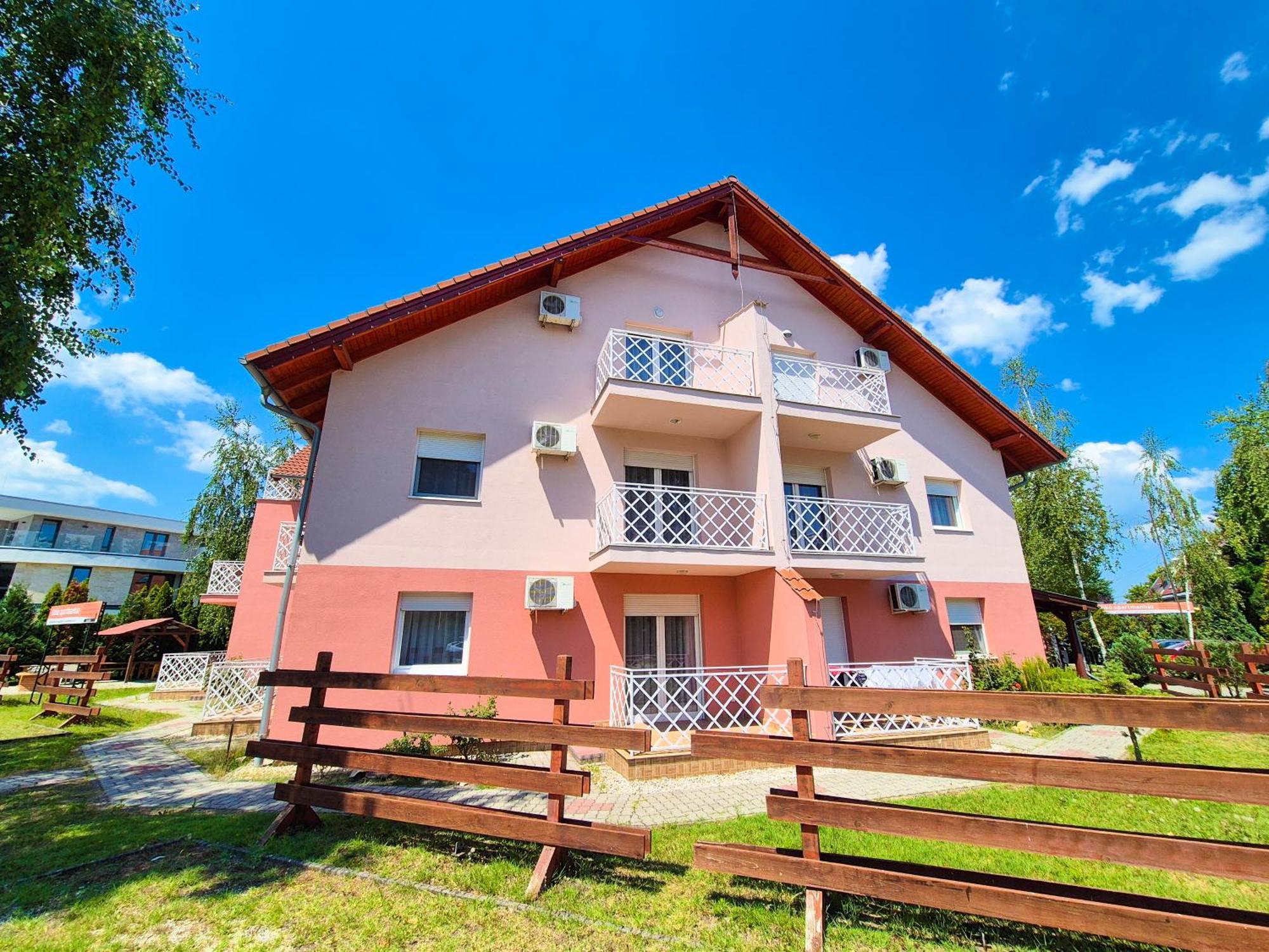 Ildiko Apartmanhaz Zamárdi Dış mekan fotoğraf